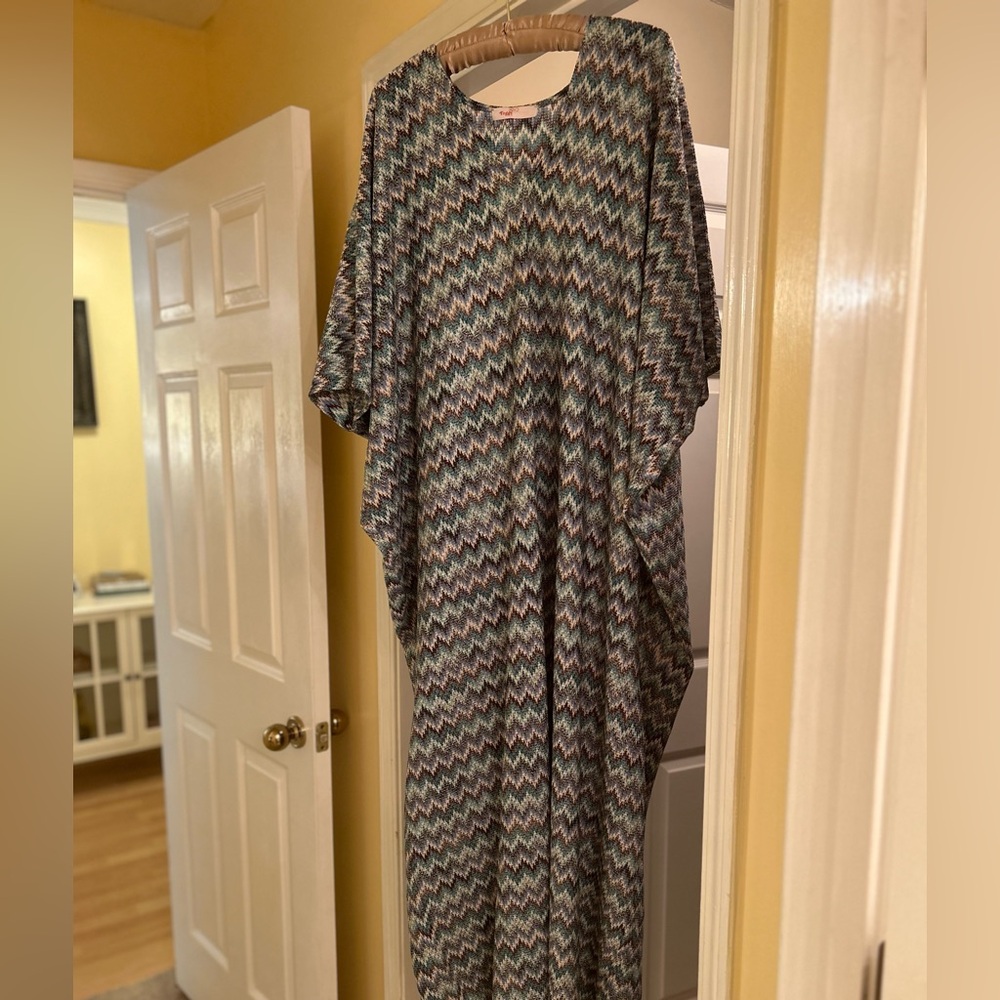 Almost new, worn two or three times, maxi kaftan. Excellent condition!